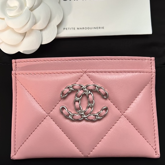 CHANEL 19 Card Holder Pink - Picture 5 of 8